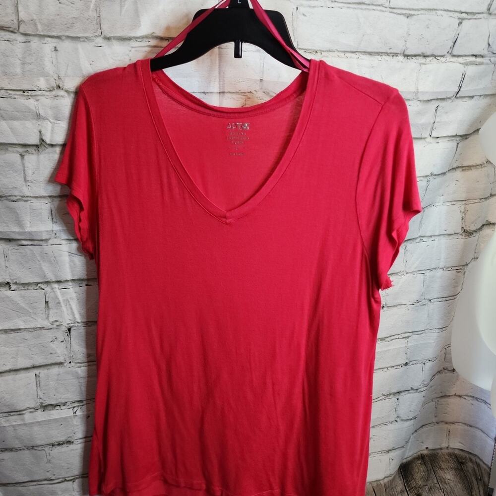 Apt. 9 Women's V-neck T-shirt